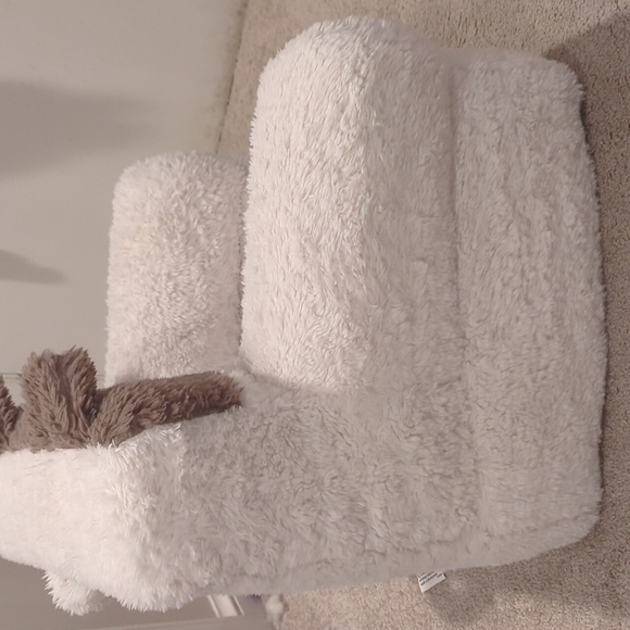 My first as anywhere chair slipcover - Picture 4 of 4